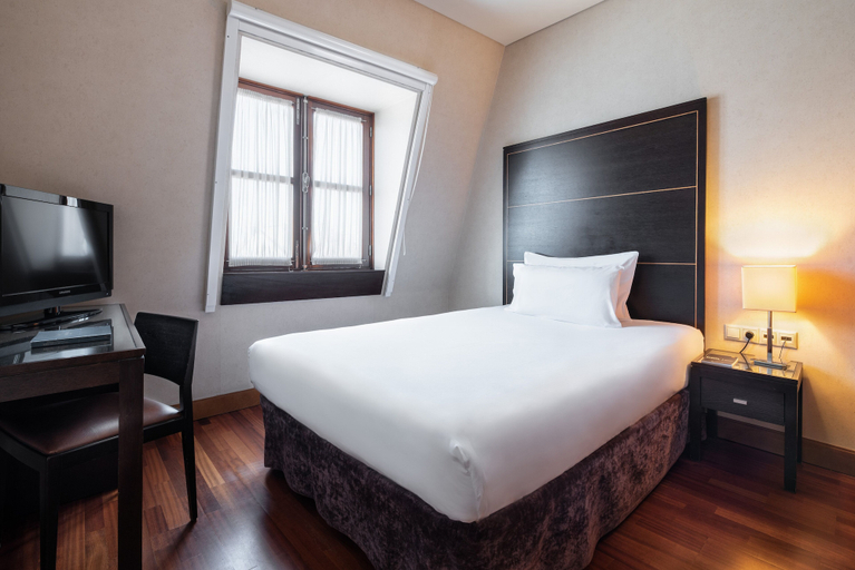 Bedroom 2, Eurostars Das Artes, Porto