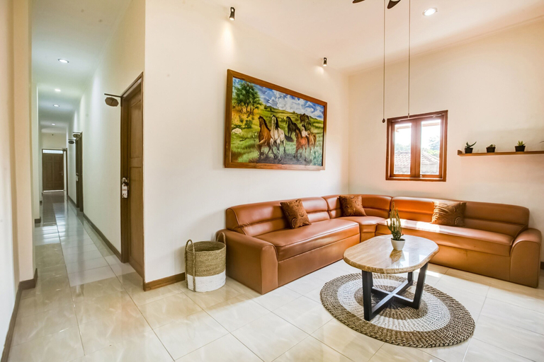 Others 4, Capital O 3461 Mystays, Blora