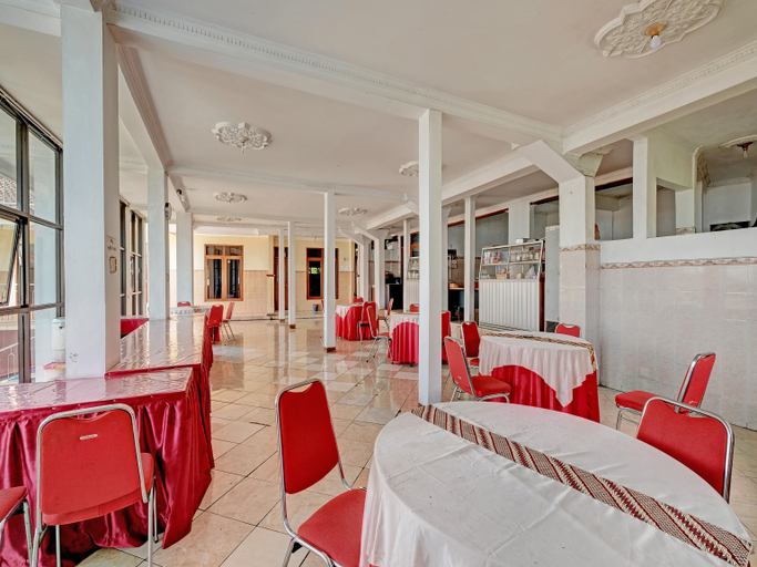 Food & Drinks 4, Collection O 91692 Hotel Citra Dewi 3 Hills, Semarang