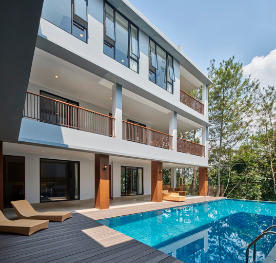 Cempaka 7 Villa 8 Bedrooms With a Privaate Pool, Bandung
