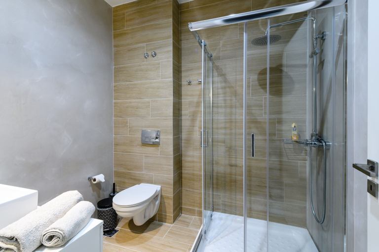 Bathroom 4, Bellevue Suites, Crete