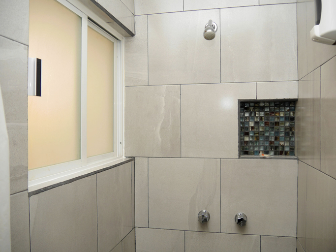 Bathroom 5, Estefania, Morelia
