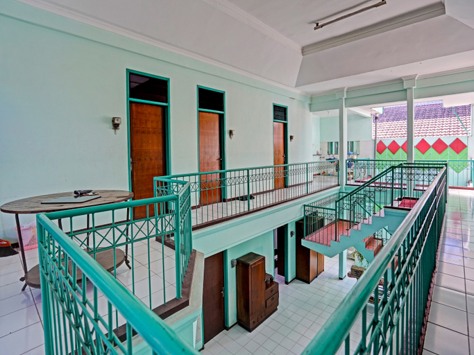 Public Area 2, Spot On 91524 Victory Homestay Syariah, Surabaya