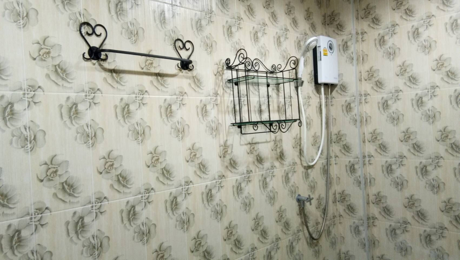 Bathroom 3, Na Banmae Resort, Muang Lampang