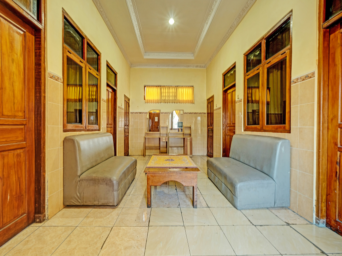 Public Area 5, Spot On 91677 Hotel Citra Dewi 3, Semarang