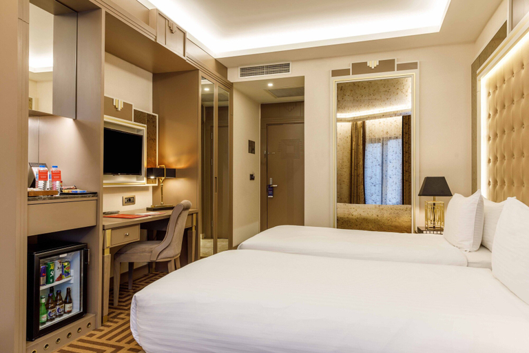 Bedroom 2, Ramada by Wyndham Istanbul Golden Horn, Beyoğlu