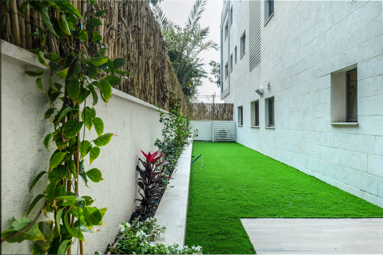Exterior & Views 2, Spacious 3BR Apt w Garden Ramat Hasharon