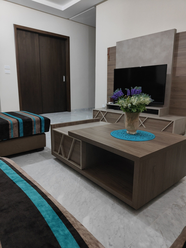 Others 5, Karam appart, Bouhaira
