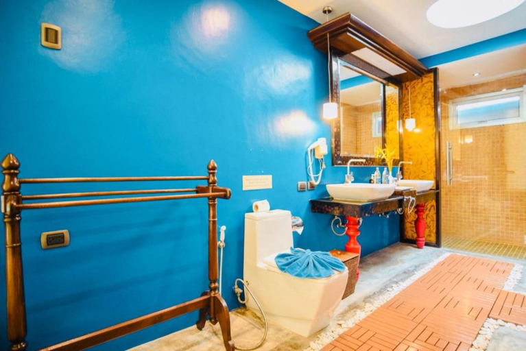 Bathroom 5, Ramada By Wyndham Aonang Krabi, Mueang Krabi