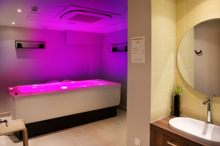 Bathroom 4, Le Moulin des Bruyeres, Essonne