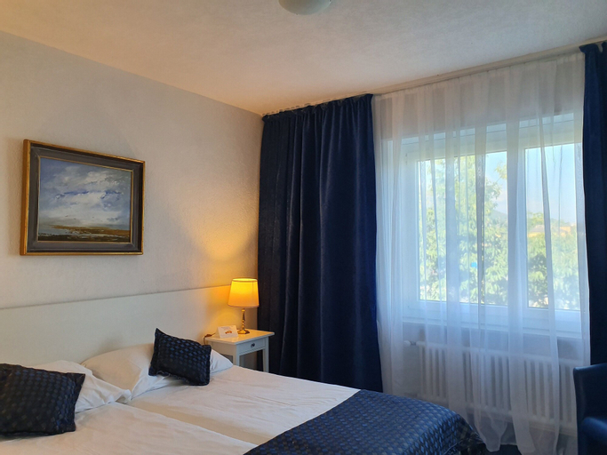 Bedroom 2, Hotel Touring au Lac, Neuchâtel