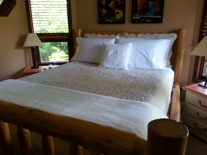 Bedroom 2, Creekside B&B, Central Kootenay