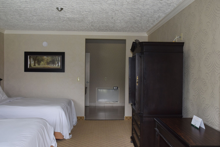 Bedroom 2, Festival Courtyard Inn, Perth