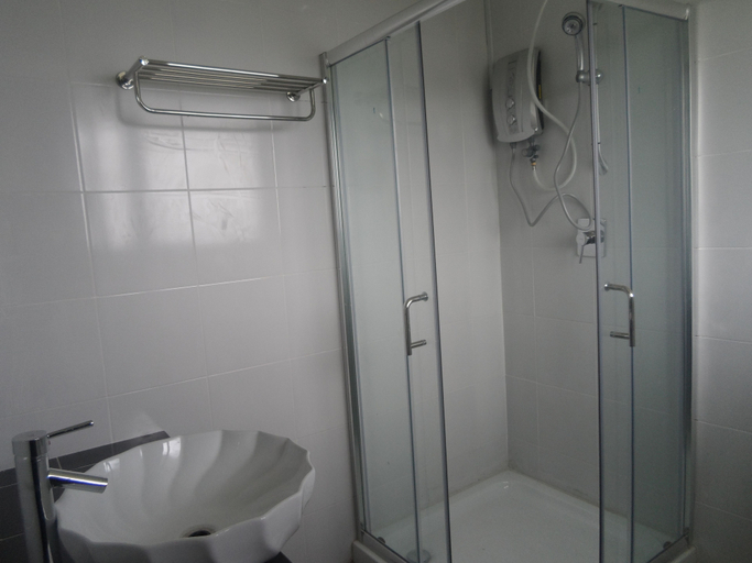 Bathroom 4, Ayana Holiday Resort, Ranau