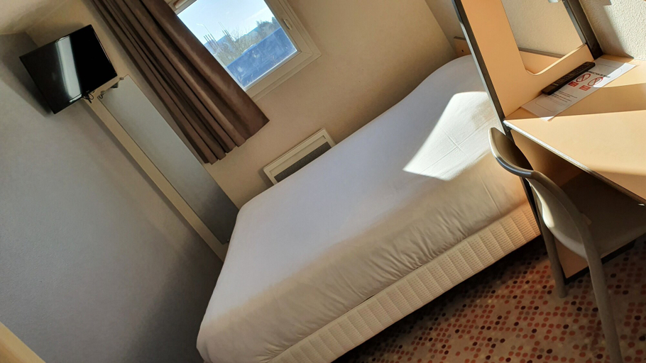 Bedroom 2, Welcomotel Coignières, Yvelines