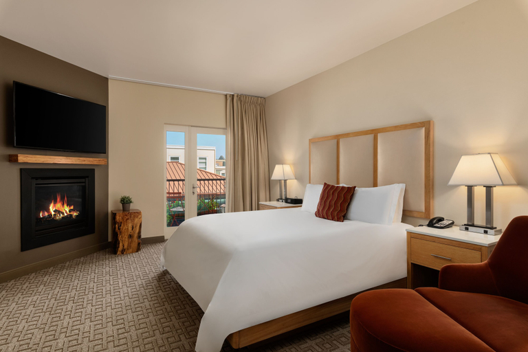 Bedroom 3, Inn at the 5th, Lane