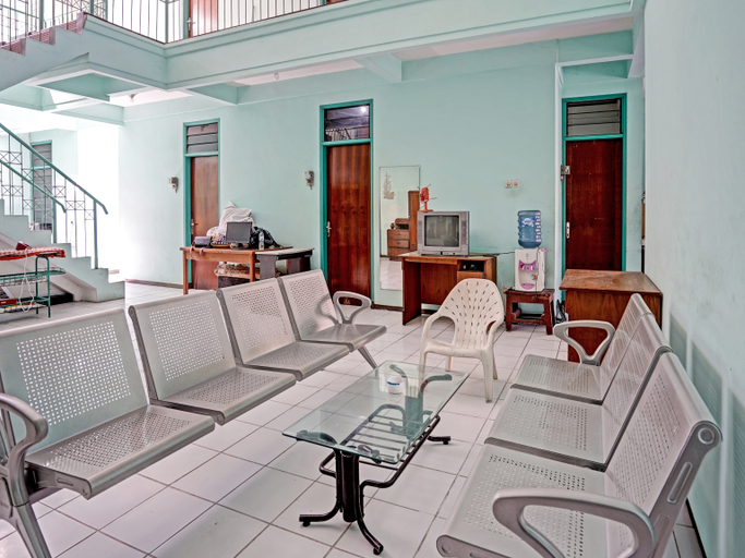Food & Drinks, Spot On 91524 Victory Homestay Syariah, Surabaya
