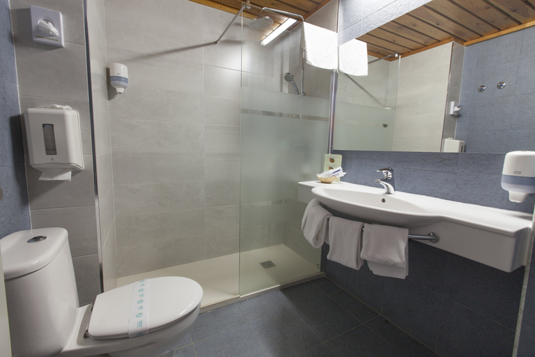 Bathroom 4, Hotel Restaurante Les Brases, Lleida