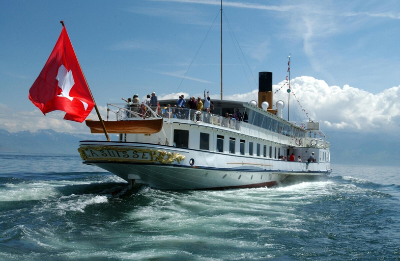 Exterior & Views 21