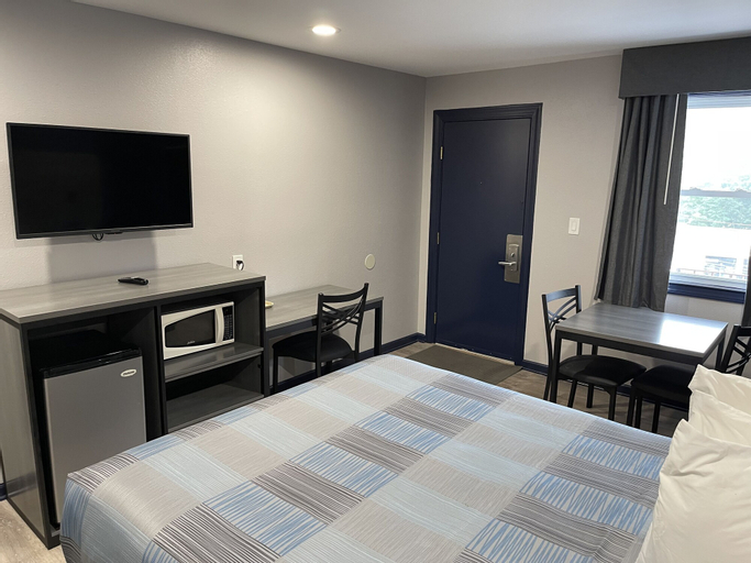 Bedroom 9