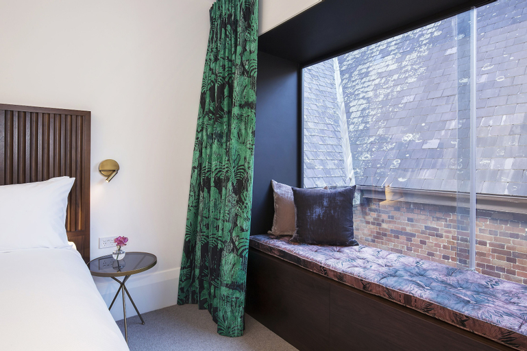 Bedroom 16