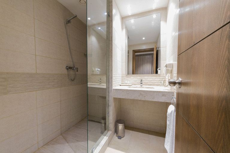 Bathroom 4, Mahdia beach & aquapark, Mahdia
