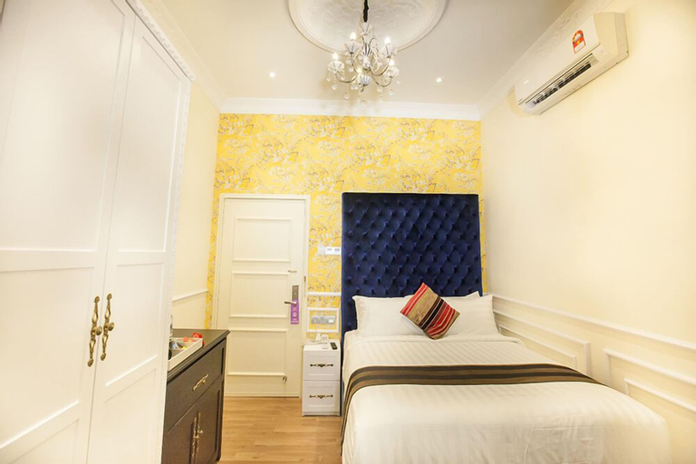 Bedroom 8