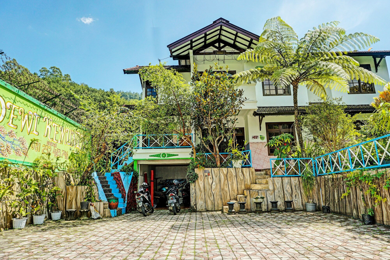 Exterior & Views 1, OYO Life 92376 Agape Villa, Malang