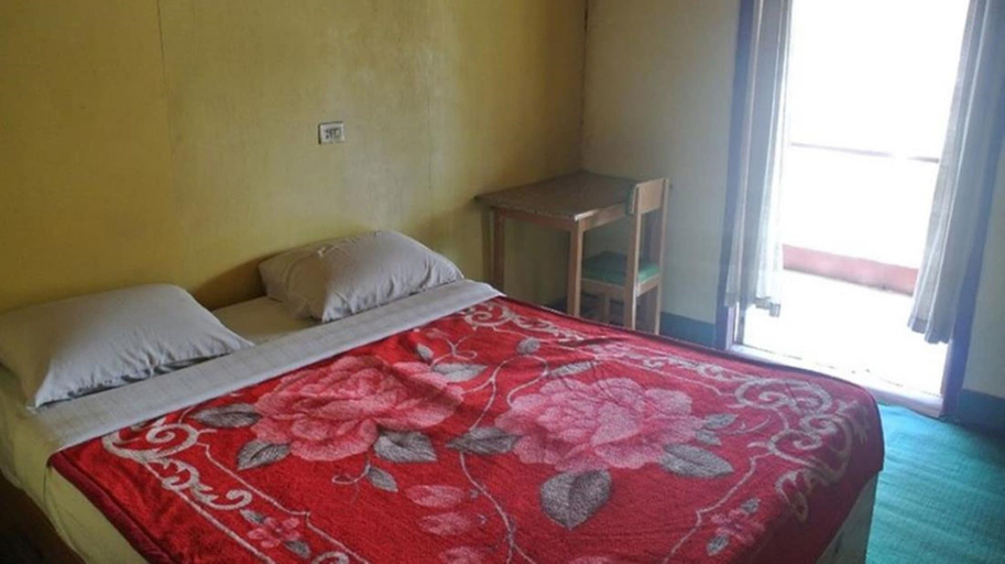 Bedroom 4, Golden Kalaw Inn, Taunggye