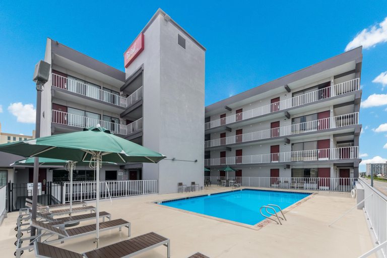 Sport & Beauty 5, Red Roof PLUS & Suites Virginia Beach - Seaside, Virginia Beach