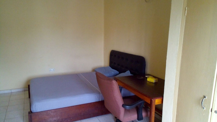 Bedroom 2, Green Bamboo Hotel, Western Urban