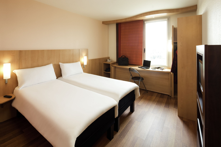 Bedroom 4, ibis Granada, Granada