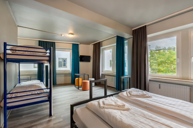 Bedroom 3, a&o Köln Hauptbahnhof, Köln