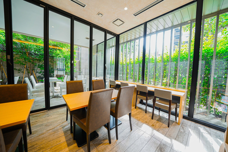 Food & Drinks 2, Quintessa Hotel Tokyo Haneda Comic & Books, Ōta