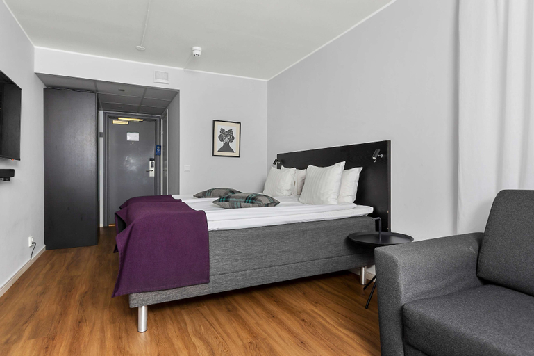 Bedroom 14