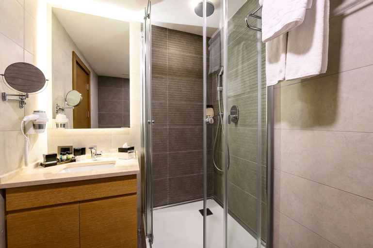 Bathroom 24