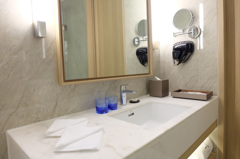 Bathroom 11