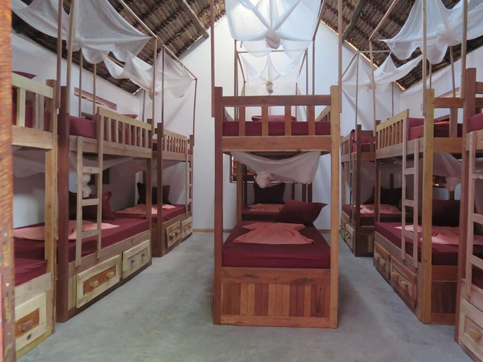 Bedroom 2, Youth Hostel, Diana