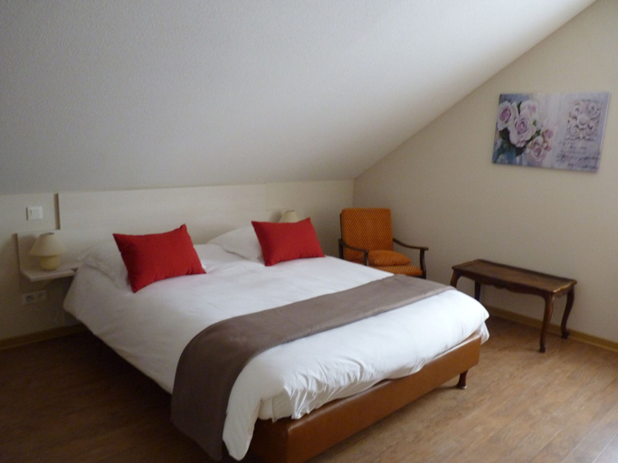Bedroom 2, Logis Hôtel Restaurant Spa Notre Dame de Bonne Fontaine, Moselle