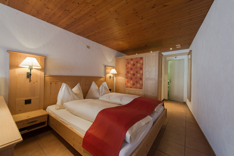 Bedroom 3, Hotel Alpenblick, Interlaken