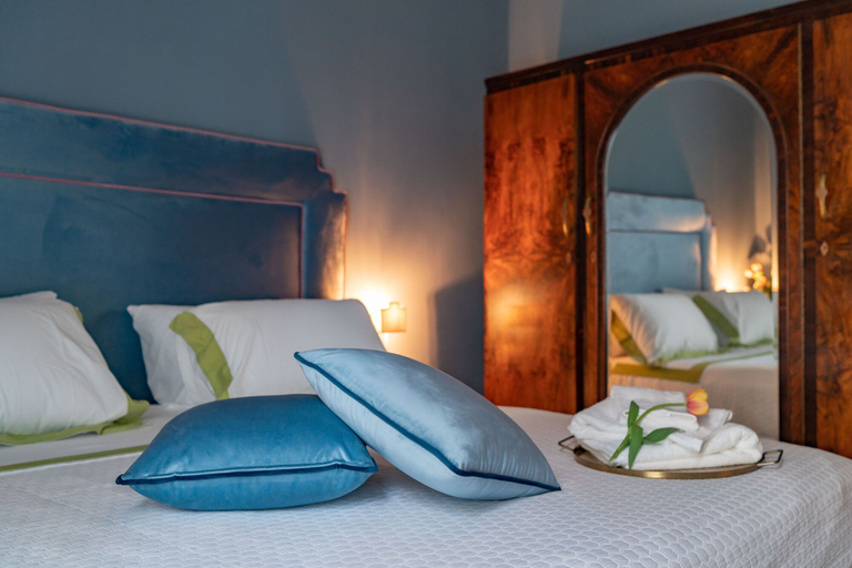 Bedroom 2, Il Fiore D'Oro Luxury Holiday House, Napoli