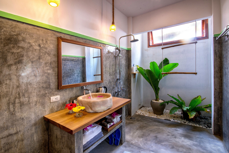 Bathroom 4, An Bang Little Family, Da Nang