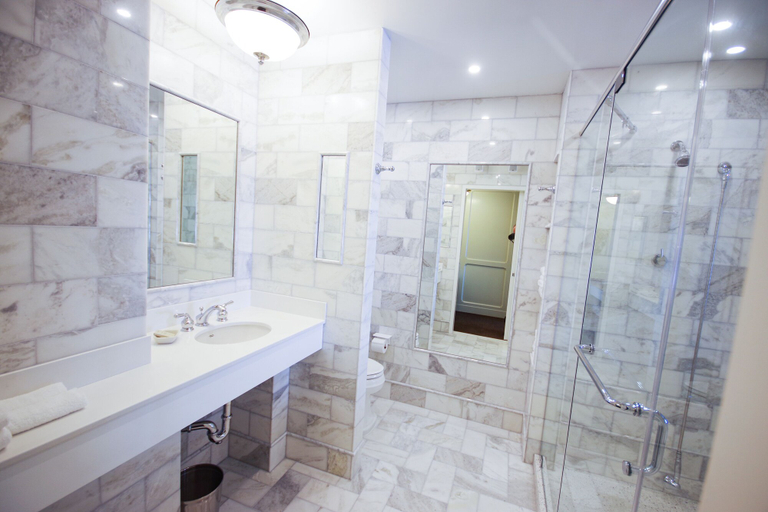 Bathroom 5, O.Henry Hotel, Guilford