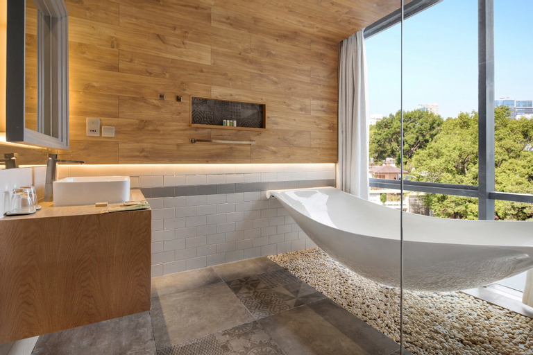 Bathroom 11