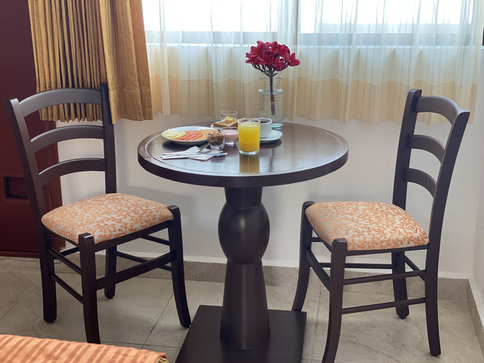 Dining Room 23