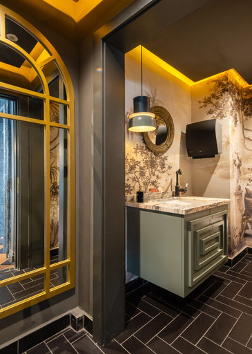 Bathroom 5, Yigitalp Hotel, Fatih