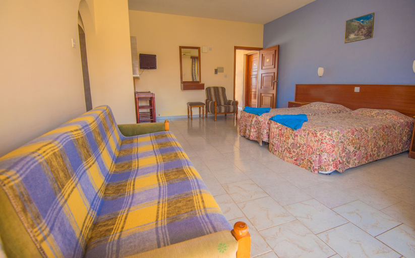 Bedroom 4, Windmills Hotel Apartments