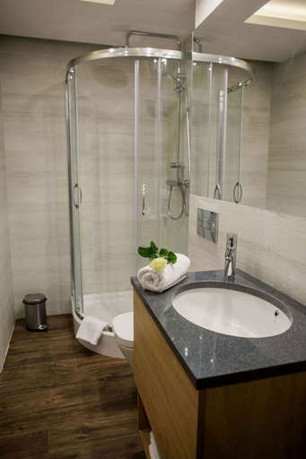 Bathroom 4, Citi Hotel's Wroclaw, Środa Śląska