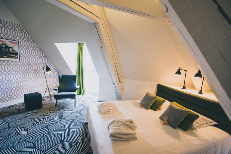 Bedroom 3, Castel de Tres Girard, Côte-d'Or