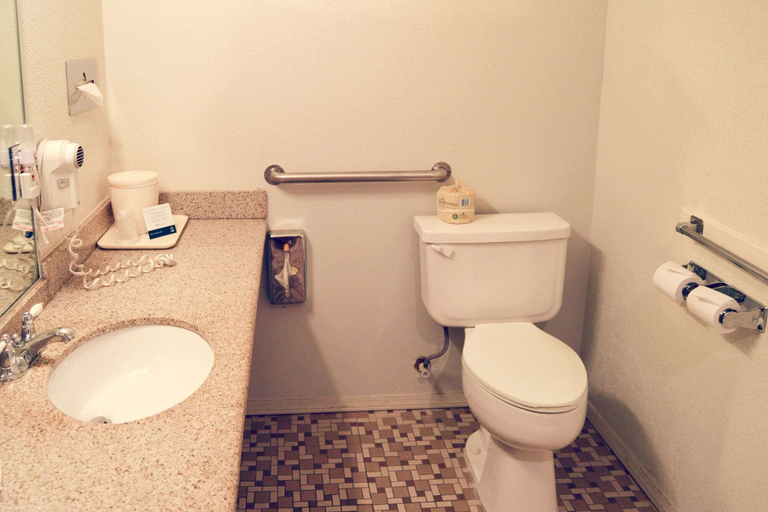 Bathroom 4, Quality Inn Yosemite Valley Gateway, Mariposa